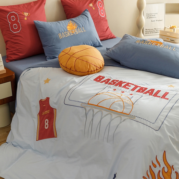 91家纺网 家纺一手货源 找家纺 绒梦里 2026新款A类全棉水洗棉卡通贴布绣套件三四件套 挚爱篮球-浅蓝