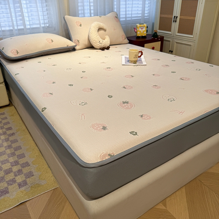 91家纺网 家纺一手货源 找家纺 凯罗 2026春夏凉豆豆小红书爆款A类乙纶PE凉豆豆床笠款可水洗床笠 波点草莓-粉