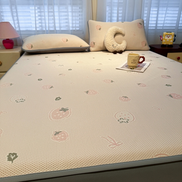 91家纺网 家纺一手货源 找家纺 凯罗 2026春夏凉豆豆小红书爆款A类乙纶PE凉豆豆床笠款可水洗床笠 波点草莓-粉