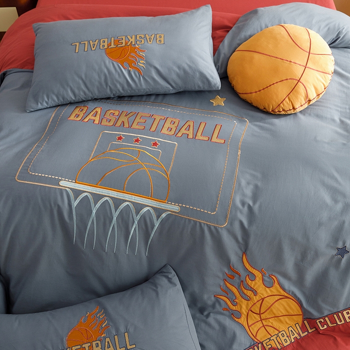 91家纺网 家纺一手货源 找家纺 绒梦里 2026新款A类全棉水洗棉卡通贴布绣套件三四件套 挚爱篮球-英伦蓝