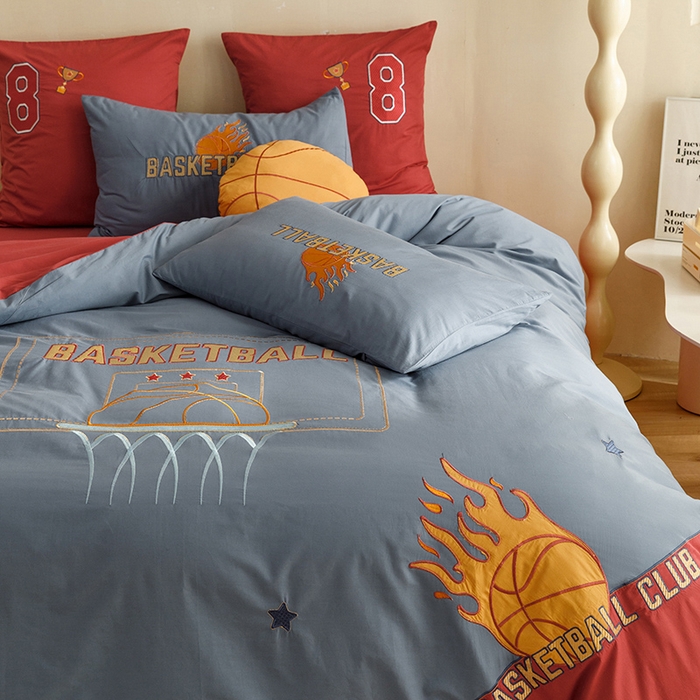 91家纺网 家纺一手货源 找家纺 绒梦里 2026新款A类全棉水洗棉卡通贴布绣套件三四件套 挚爱篮球-英伦蓝