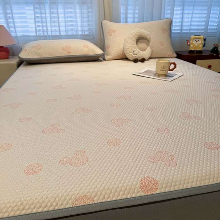 91家纺网 家纺一手货源 找家纺 凯罗 2026春夏凉豆豆小红书爆款A类乙纶PE凉豆豆床笠款可水洗床笠 圆点米奇-粉