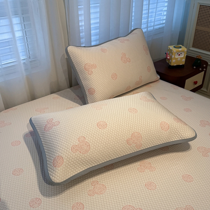 91家纺网 家纺一手货源 找家纺 凯罗 2026春夏凉豆豆小红书爆款A类乙纶PE凉豆豆床笠款可水洗床笠 圆点米奇-粉