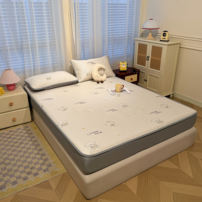 91家纺网 家纺一手货源 找家纺 凯罗 2026春夏凉豆豆小红书爆款A类乙纶PE凉豆豆床笠款可水洗床笠 淘气笨笨狗