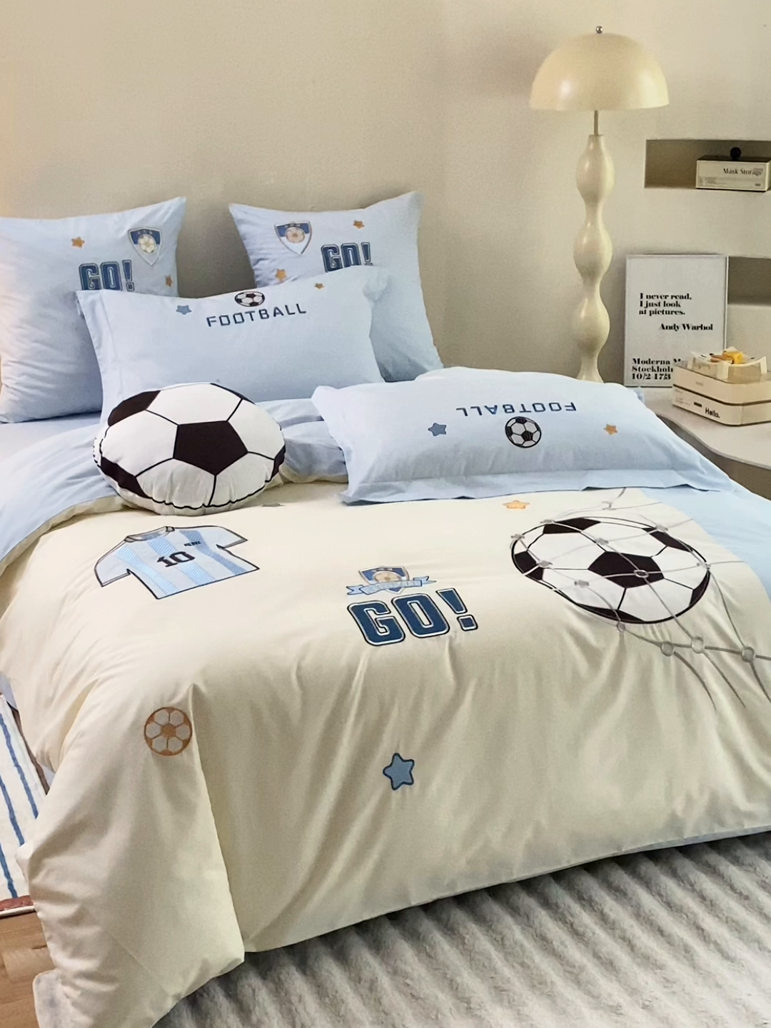 91家纺网 家纺一手货源 找家纺 绒梦里 2026新款A类全棉水洗棉卡通贴布绣套件三四件套 足球梦-浅蓝