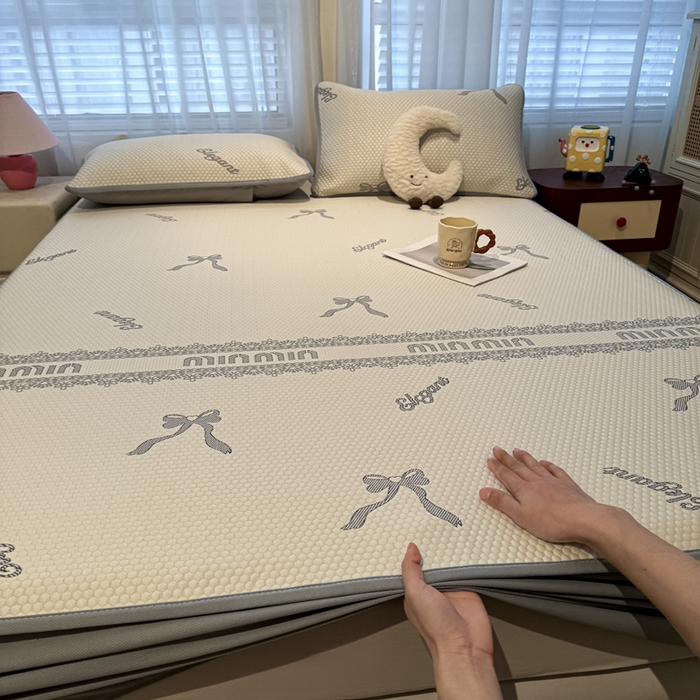 91家纺网 家纺一手货源 找家纺 凯罗 2026春夏凉豆豆小红书爆款A类乙纶PE凉豆豆床笠款可水洗床笠 蝴蝶结