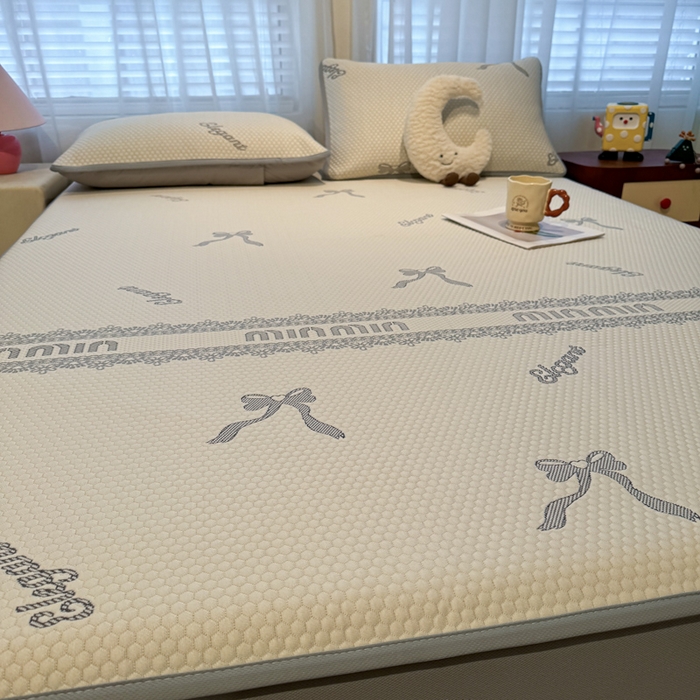 91家纺网 家纺一手货源 找家纺 凯罗 2026春夏凉豆豆小红书爆款A类乙纶PE凉豆豆床笠款可水洗床笠 蝴蝶结