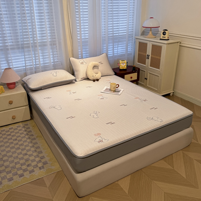 91家纺网 家纺一手货源 找家纺 凯罗 2026春夏凉豆豆小红书爆款A类乙纶PE凉豆豆床笠款可水洗床笠 爱心气球