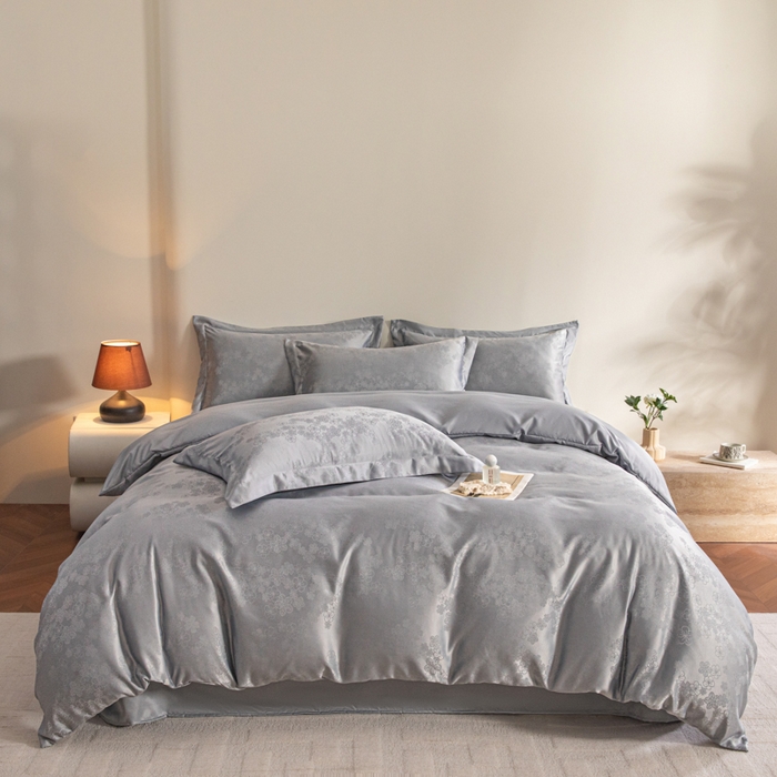 91家纺网 家纺一手货源 找家纺 金牛座家纺 2026新款高克重贡缎提花亲肤棉四件套系列 芬芳-灰