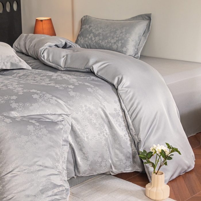 91家纺网 家纺一手货源 找家纺 金牛座家纺 2026新款高克重贡缎提花亲肤棉四件套系列 芬芳-灰