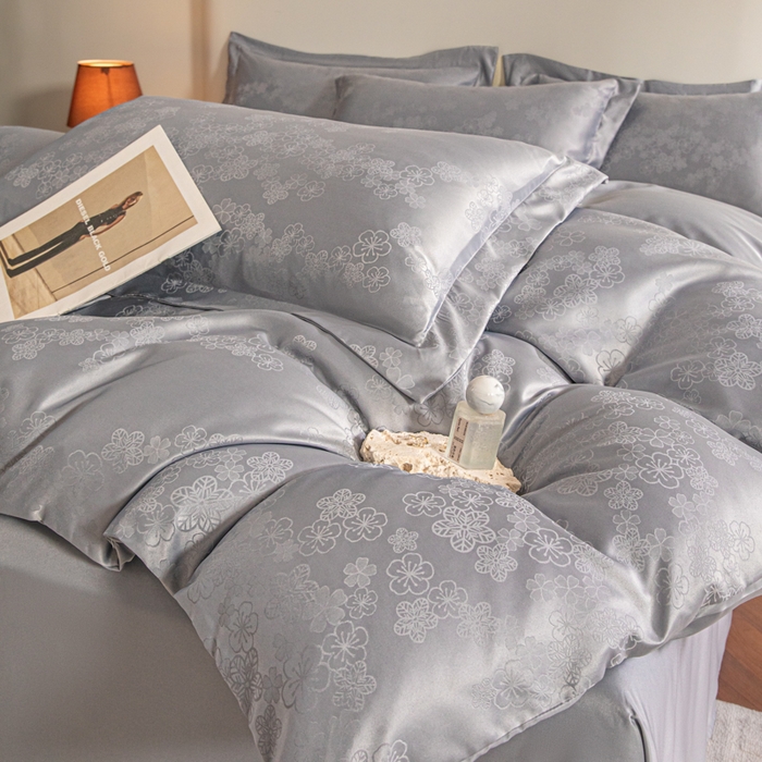 91家纺网 家纺一手货源 找家纺 金牛座家纺 2026新款高克重贡缎提花亲肤棉四件套系列 芬芳-灰