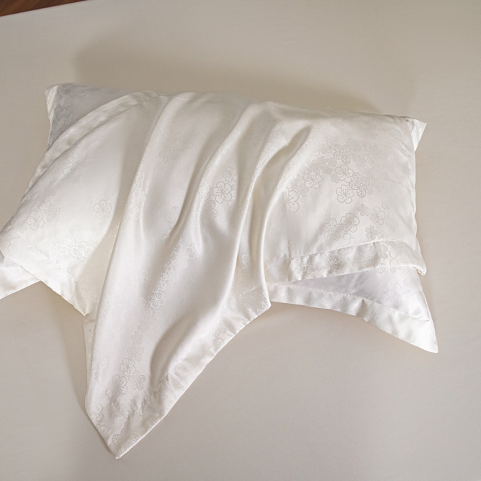 91家纺网 家纺一手货源 找家纺 金牛座家纺 2026新款高克重贡缎提花亲肤棉四件套系列 芬芳-奶白