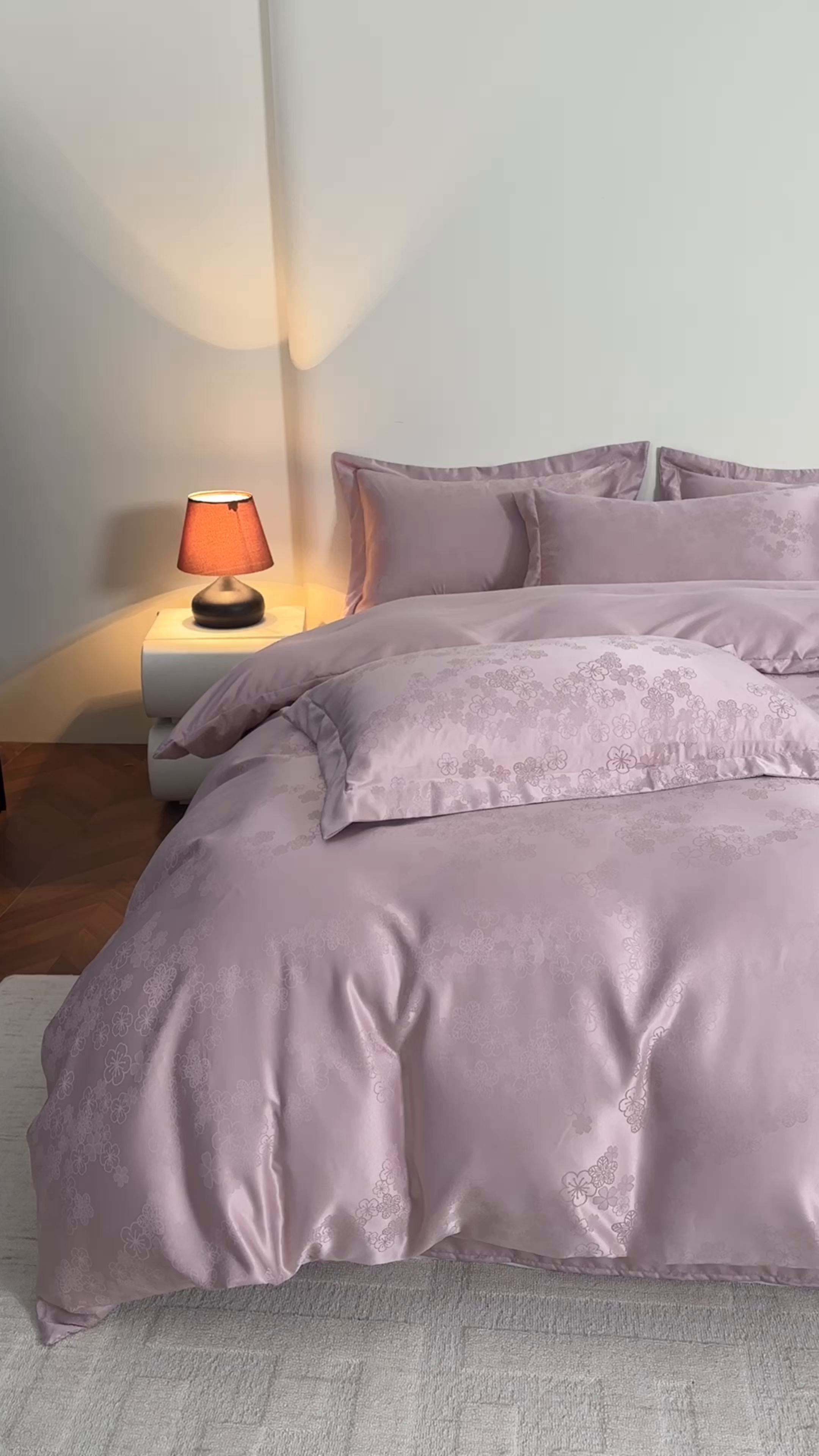 91家纺网 家纺一手货源 找家纺 金牛座家纺 2026新款高克重贡缎提花亲肤棉四件套系列 芬芳-浅豆沙