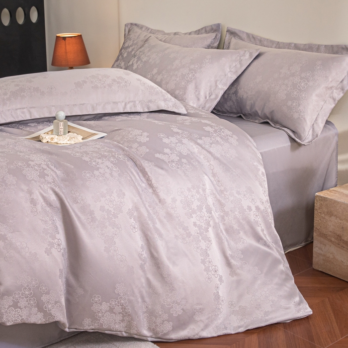 91家纺网 家纺一手货源 找家纺 金牛座家纺 2026新款高克重贡缎提花亲肤棉四件套系列 芬芳-浅紫