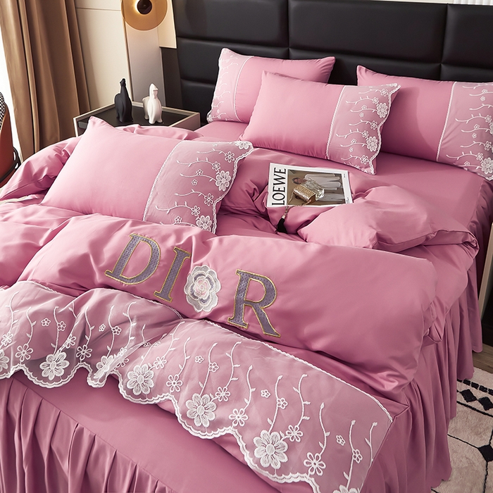 91家纺网 家纺一手货源 找家纺 沐珩家纺 2026新款亲肤磨毛蕾丝刺绣床裙四件套-蒂欧系列 蒂欧-皮皮粉