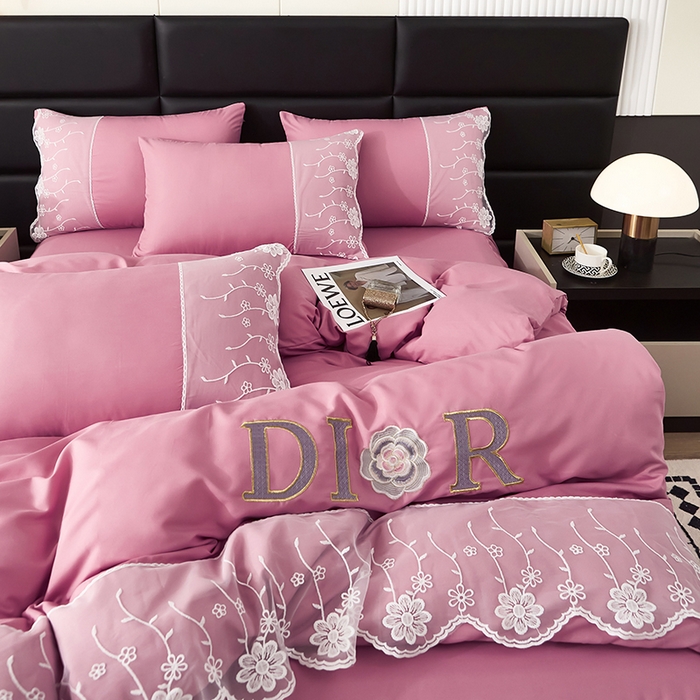 91家纺网 家纺一手货源 找家纺 沐珩家纺 2026新款亲肤磨毛蕾丝刺绣床裙四件套-蒂欧系列 蒂欧-皮皮粉