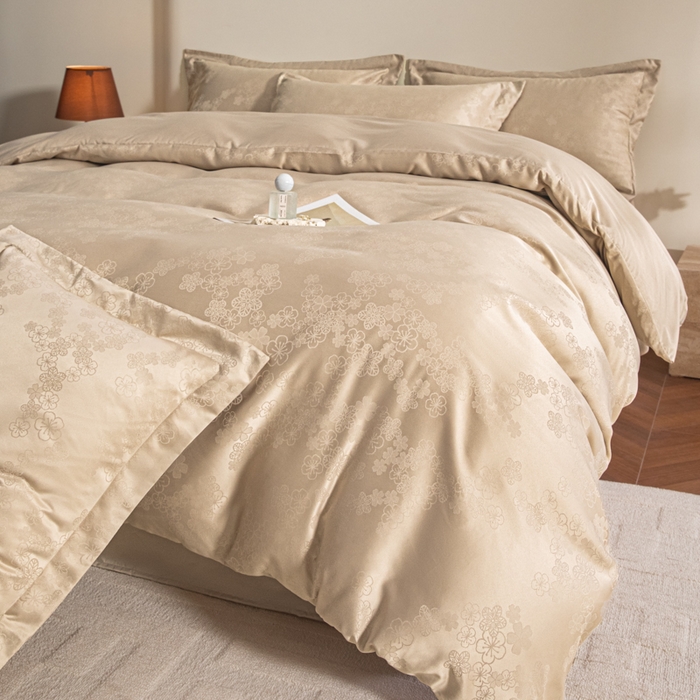 91家纺网 家纺一手货源 找家纺 金牛座家纺 2026新款高克重贡缎提花亲肤棉四件套系列 芬芳-香槟