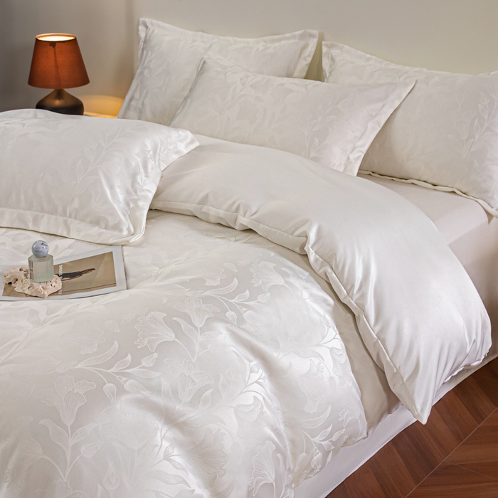 金牛座家纺 2026新款高克重贡缎提花亲肤棉四件套系列 情愫-奶白