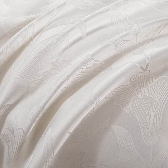 91家纺网 家纺一手货源 找家纺 金牛座家纺 2026新款高克重贡缎提花亲肤棉四件套系列 情愫-奶白