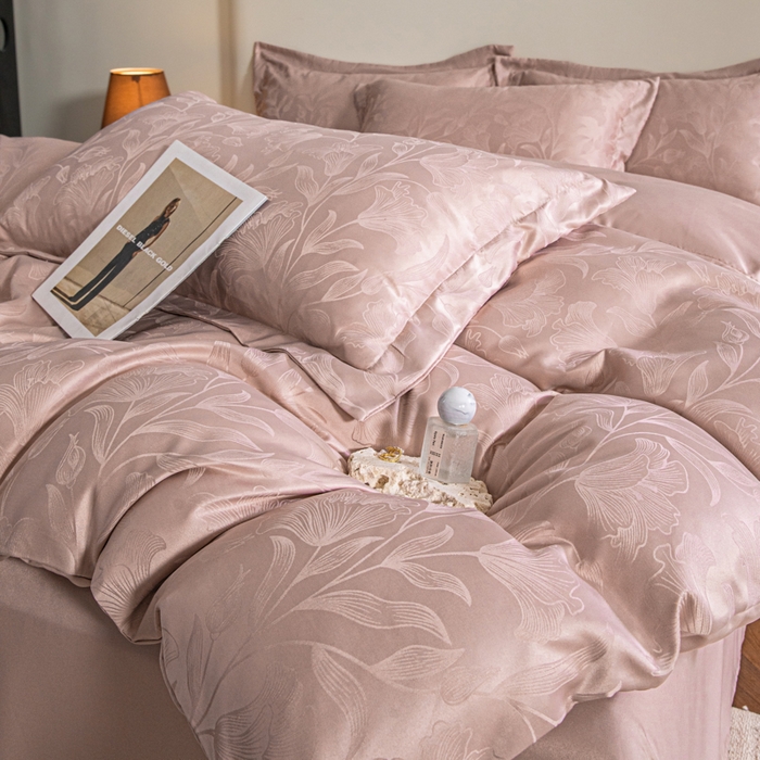 91家纺网 家纺一手货源 找家纺 金牛座家纺 2026新款高克重贡缎提花亲肤棉四件套系列 情愫-浅豆沙