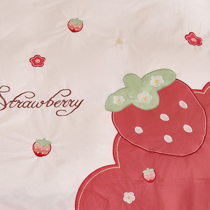 91家纺网 家纺一手货源 找家纺 绒梦里 2026新款A类全棉水洗棉贴布绣韩版花边四件套 红色小莓好