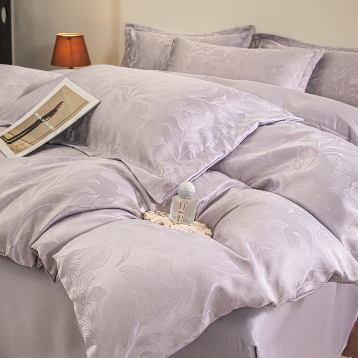 91家纺网 家纺一手货源 找家纺 金牛座家纺 2026新款高克重贡缎提花亲肤棉四件套系列 情愫-浅紫