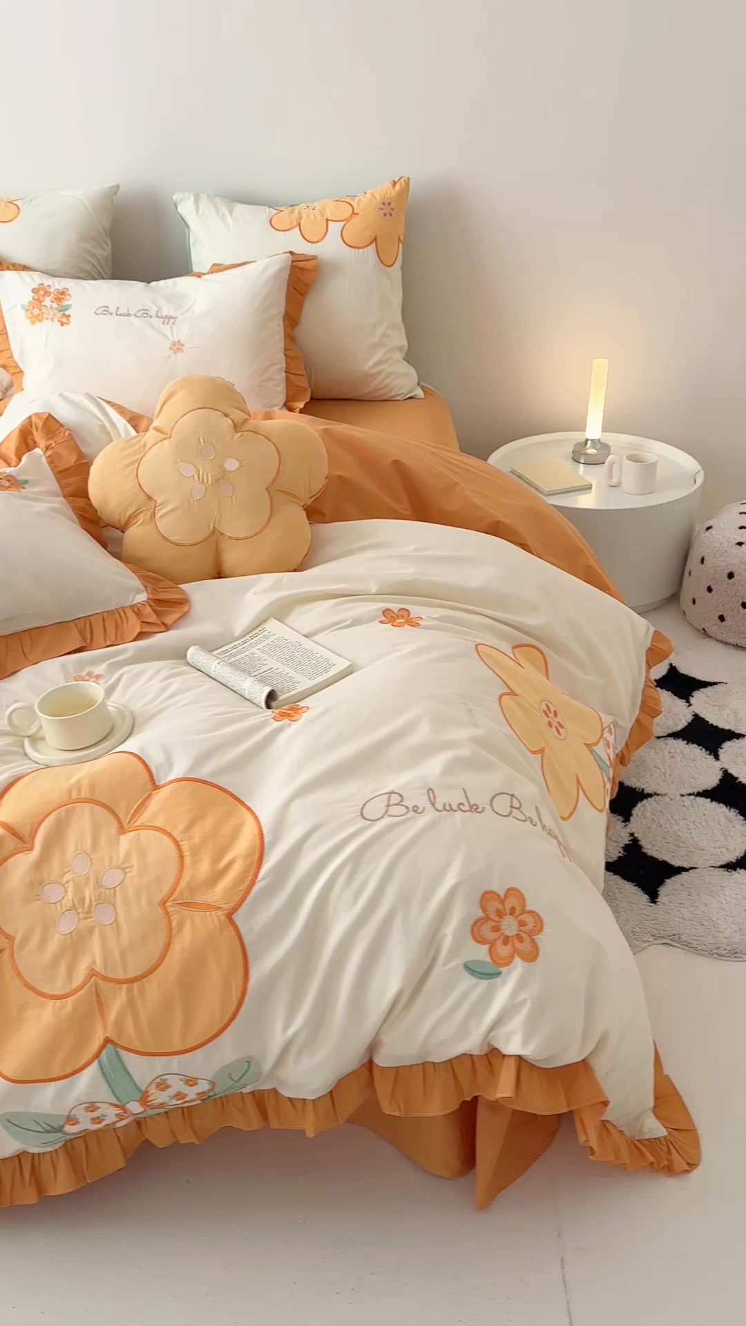 91家纺网 家纺一手货源 找家纺 绒梦里 2026新款A类全棉水洗棉贴布绣韩版花边四件套 幸运花儿-暖橙