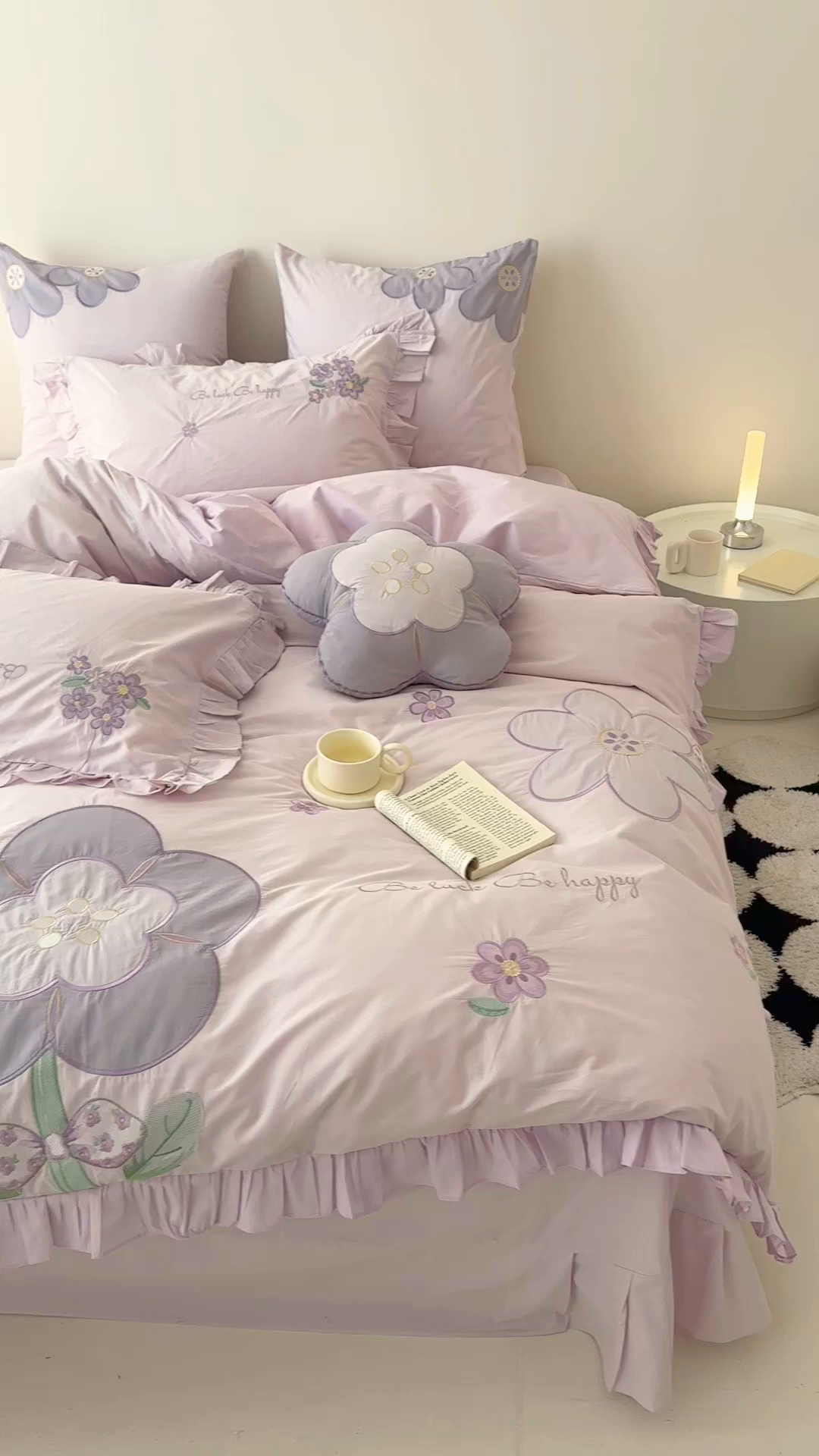 91家纺网 家纺一手货源 找家纺 绒梦里 2026新款A类全棉水洗棉贴布绣韩版花边四件套 幸运花儿-浪漫紫