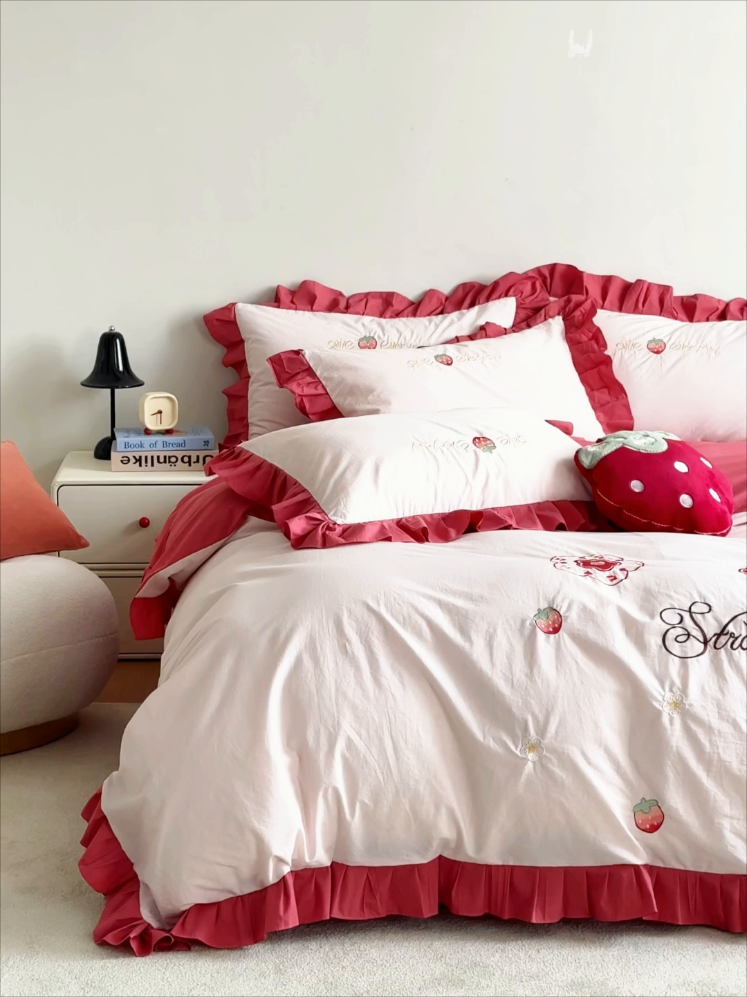 91家纺网 家纺一手货源 找家纺 绒梦里 2026新款A类全棉水洗棉贴布绣韩版花边四件套 红色小莓好