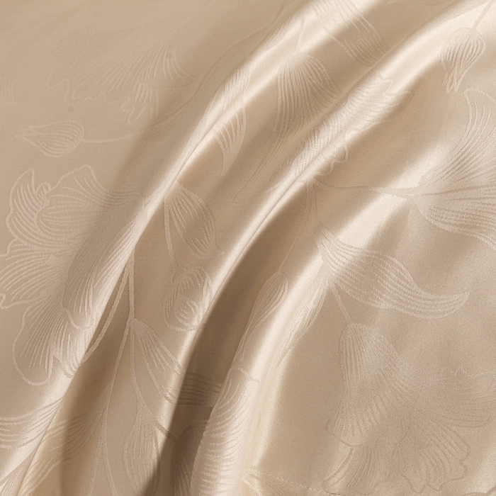 91家纺网 家纺一手货源 找家纺 金牛座家纺 2026新款高克重贡缎提花亲肤棉四件套系列 情愫-香槟