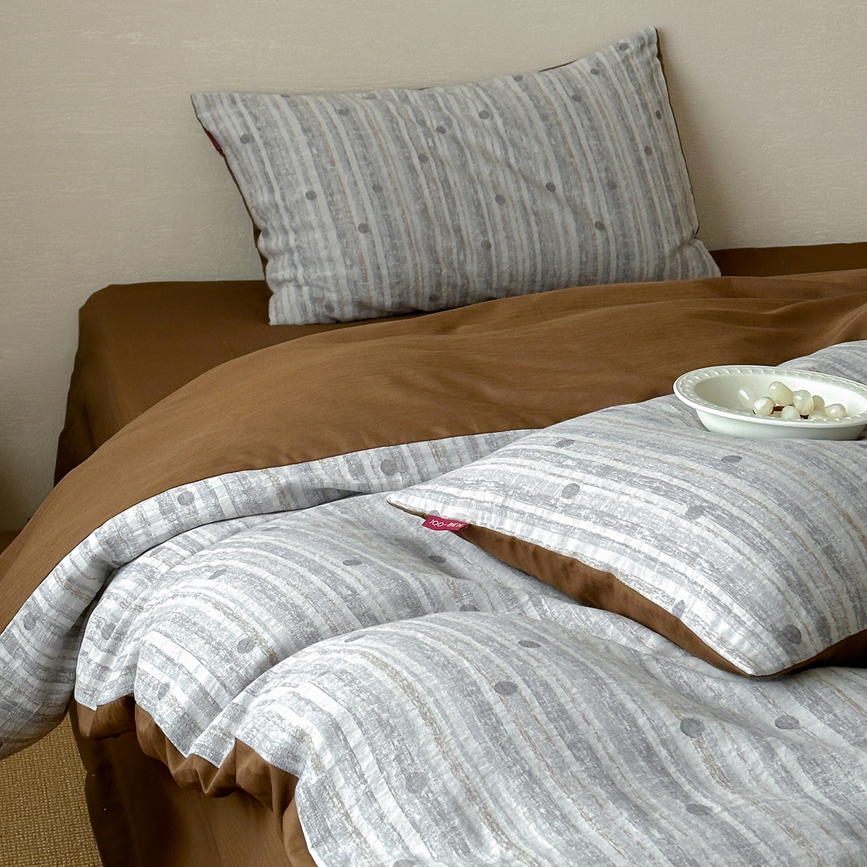 91家纺网 家纺一手货源 找家纺 静家居-简约原创家纺 2026新款轻治愈系双层纱水洗提花四件套-罗马假日系列（小号床单款188/ 标准床单款258 / 加大床单款278 1.5床笠款268 / 1.8床笠款268 / 2.0床笠款2