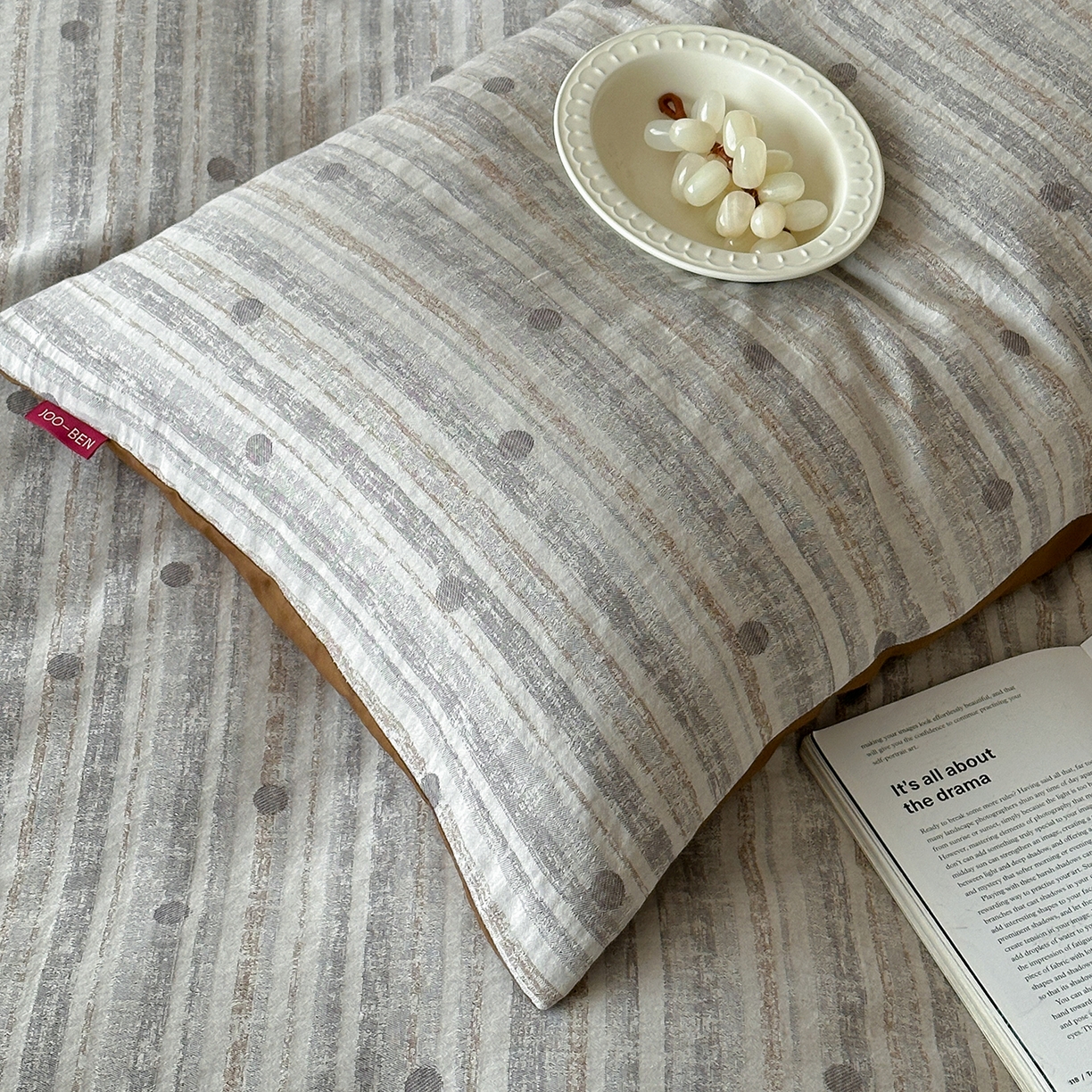 91家纺网 家纺一手货源 找家纺 静家居-简约原创家纺 2026新款轻治愈系双层纱水洗提花四件套-罗马假日系列（小号床单款188/ 标准床单款258 / 加大床单款278 1.5床笠款268 / 1.8床笠款268 / 2.0床笠款2