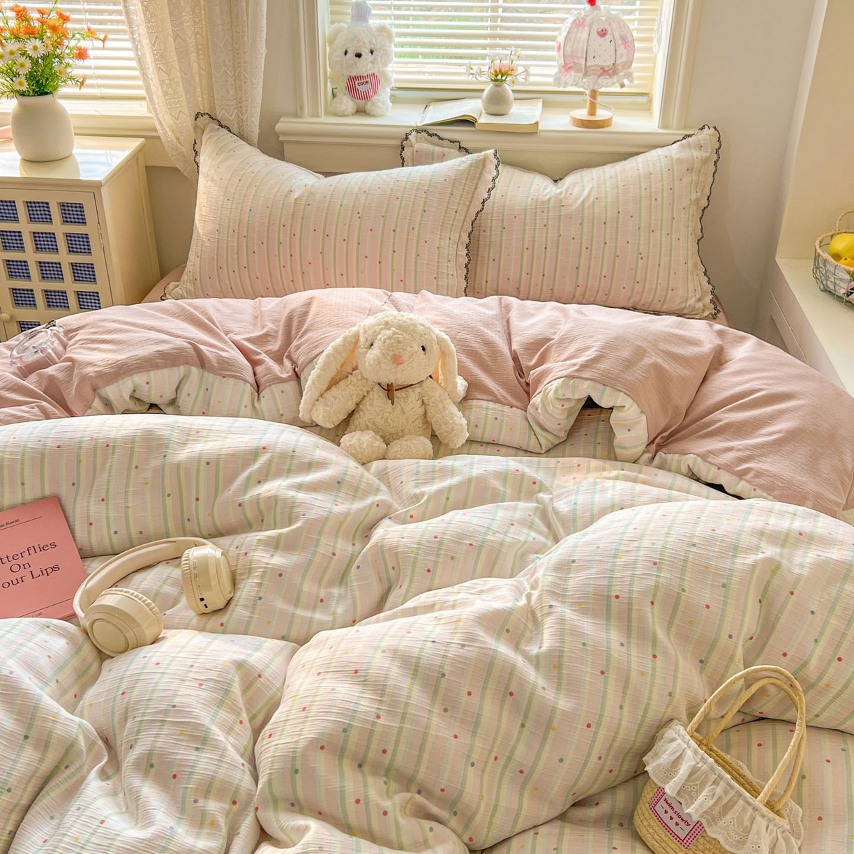 91家纺网 家纺一手货源 找家纺 晚爱家纺（原晚安家居） 2026新款蕾丝刺绣花边韩版少女公主风三层纱四件套 彩虹世界