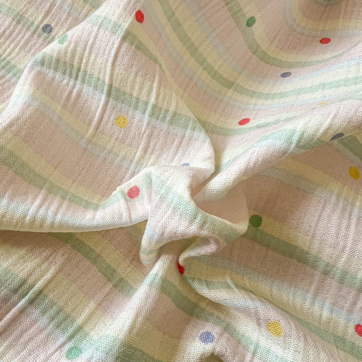 91家纺网 家纺一手货源 找家纺 晚爱家纺（原晚安家居） 2026新款蕾丝刺绣花边韩版少女公主风三层纱四件套 彩虹世界