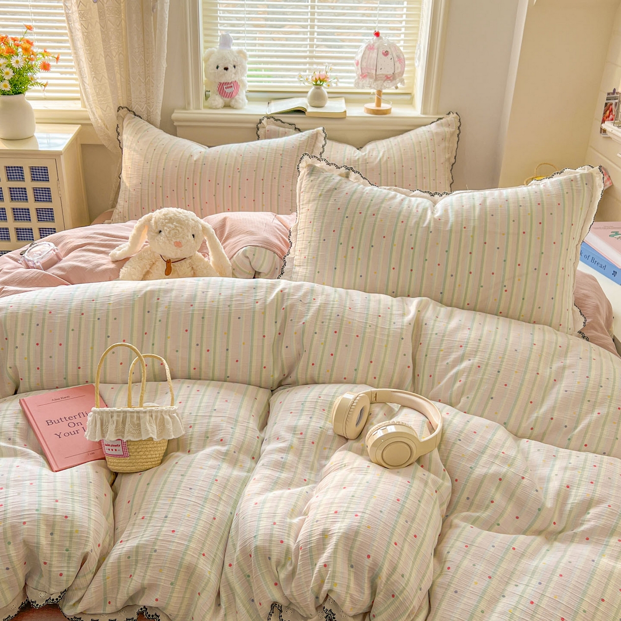 91家纺网 家纺一手货源 找家纺 晚爱家纺（原晚安家居） 2026新款蕾丝刺绣花边韩版少女公主风三层纱四件套 彩虹世界