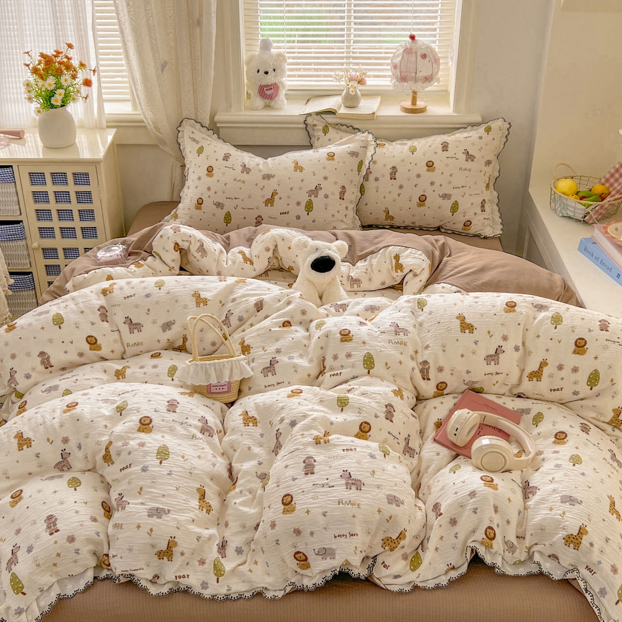 91家纺网 家纺一手货源 找家纺 晚爱家纺（原晚安家居） 2026新款蕾丝刺绣花边韩版少女公主风三层纱四件套 动物团团