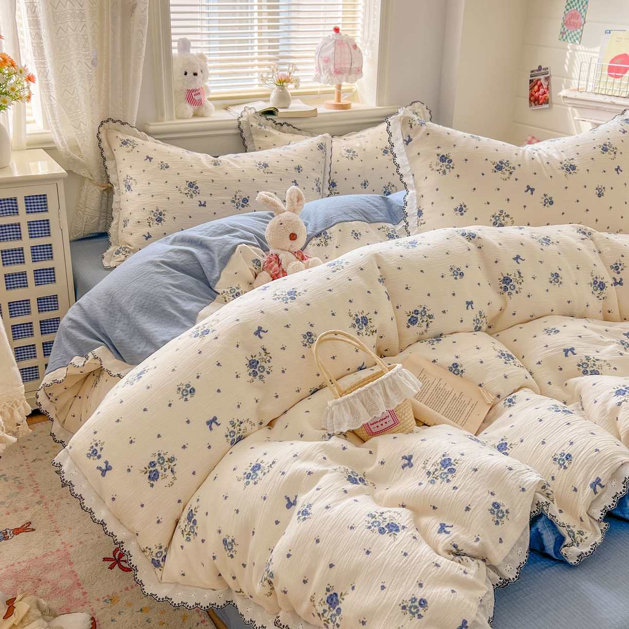 91家纺网 家纺一手货源 找家纺 晚爱家纺（原晚安家居） 2026新款蕾丝刺绣花边韩版少女公主风三层纱四件套 贩卖夏风-蓝