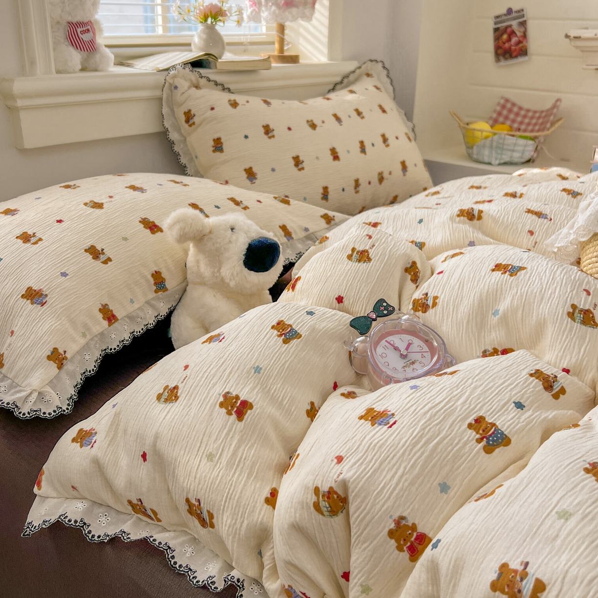 91家纺网 家纺一手货源 找家纺 晚爱家纺（原晚安家居） 2026新款蕾丝刺绣花边韩版少女公主风三层纱四件套 红茶小熊