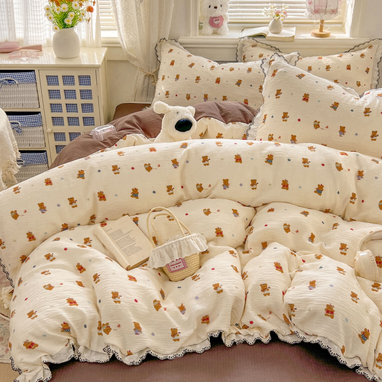 91家纺网 家纺一手货源 找家纺 晚爱家纺（原晚安家居） 2026新款蕾丝刺绣花边韩版少女公主风三层纱四件套 红茶小熊