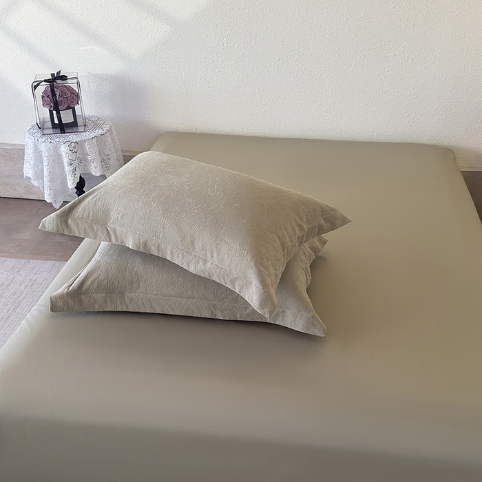 91家纺网 家纺一手货源 找家纺 梵克保罗 2026新款全棉60S长绒棉立体厚织提花单枕套 克拉拉-金属灰