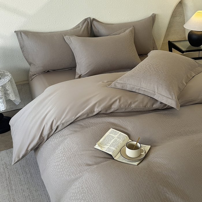 91家纺网 家纺一手货源 找家纺 梵克保罗 2026新款全棉60S长绒棉立体厚织提花单枕套 石烁-金属灰