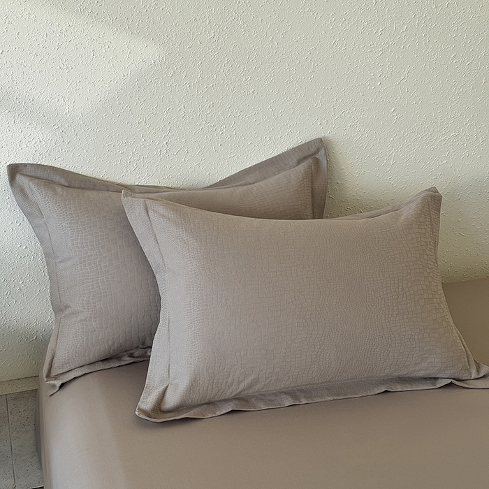 91家纺网 家纺一手货源 找家纺 梵克保罗 2026新款全棉60S长绒棉立体厚织提花单枕套 石烁-金属灰