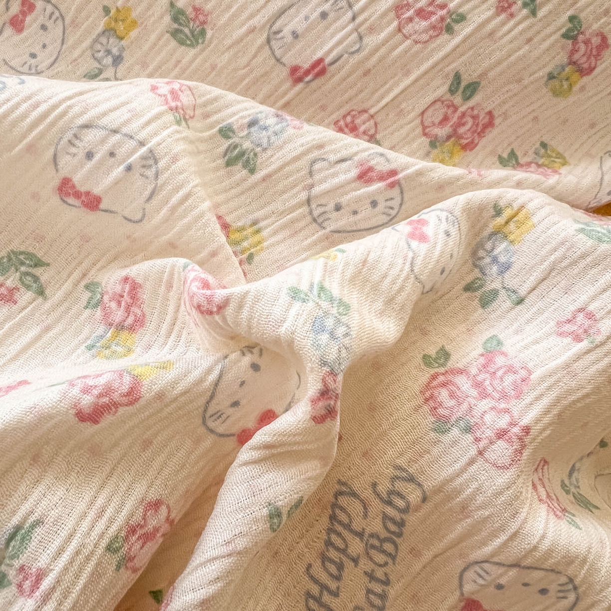 91家纺网 家纺一手货源 找家纺 晚爱家纺（原晚安家居） 2026新款蕾丝刺绣花边韩版少女公主风三层纱四件套 花丛点点猫