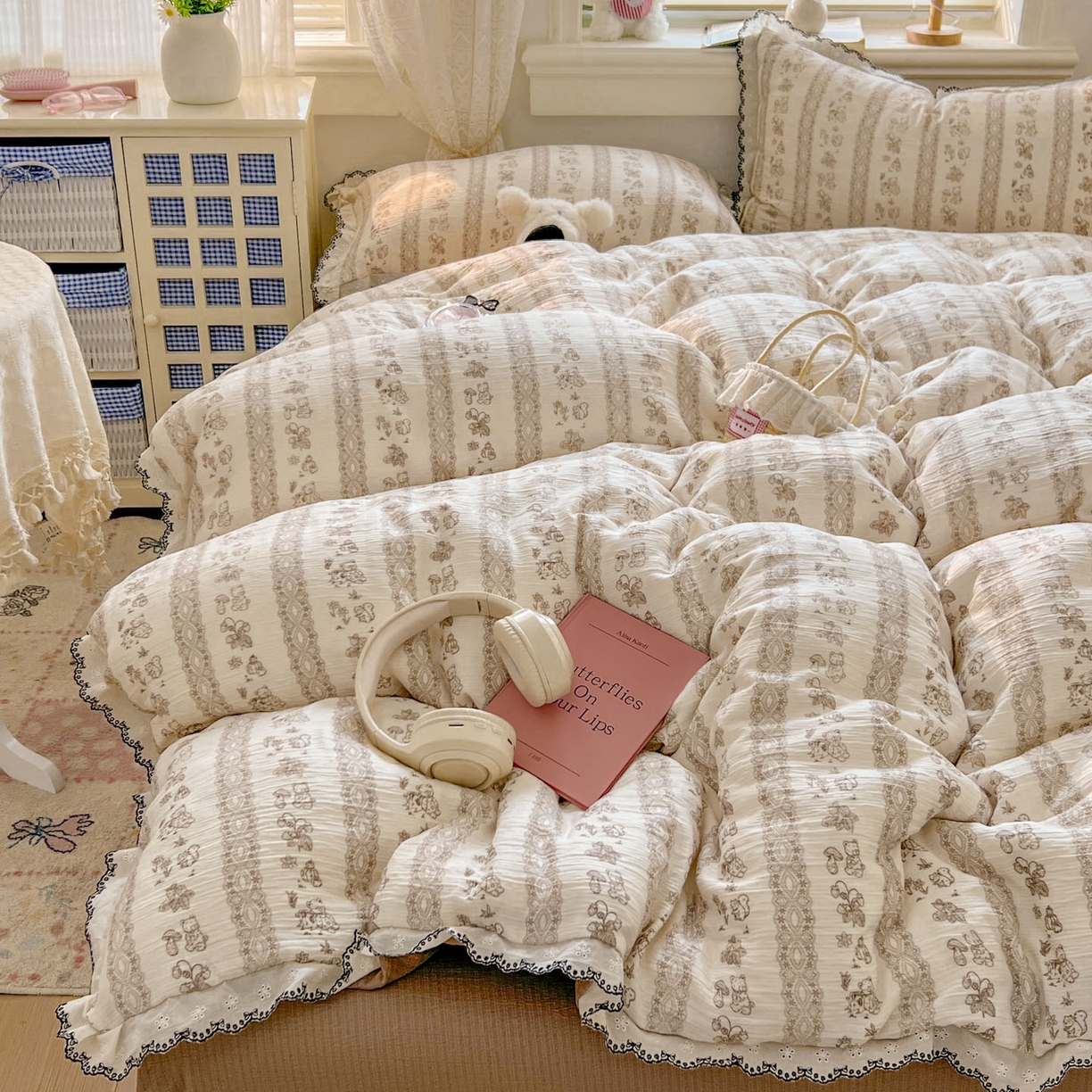 91家纺网 家纺一手货源 找家纺 晚爱家纺（原晚安家居） 2026新款蕾丝刺绣花边韩版少女公主风三层纱四件套 蕾丝熊