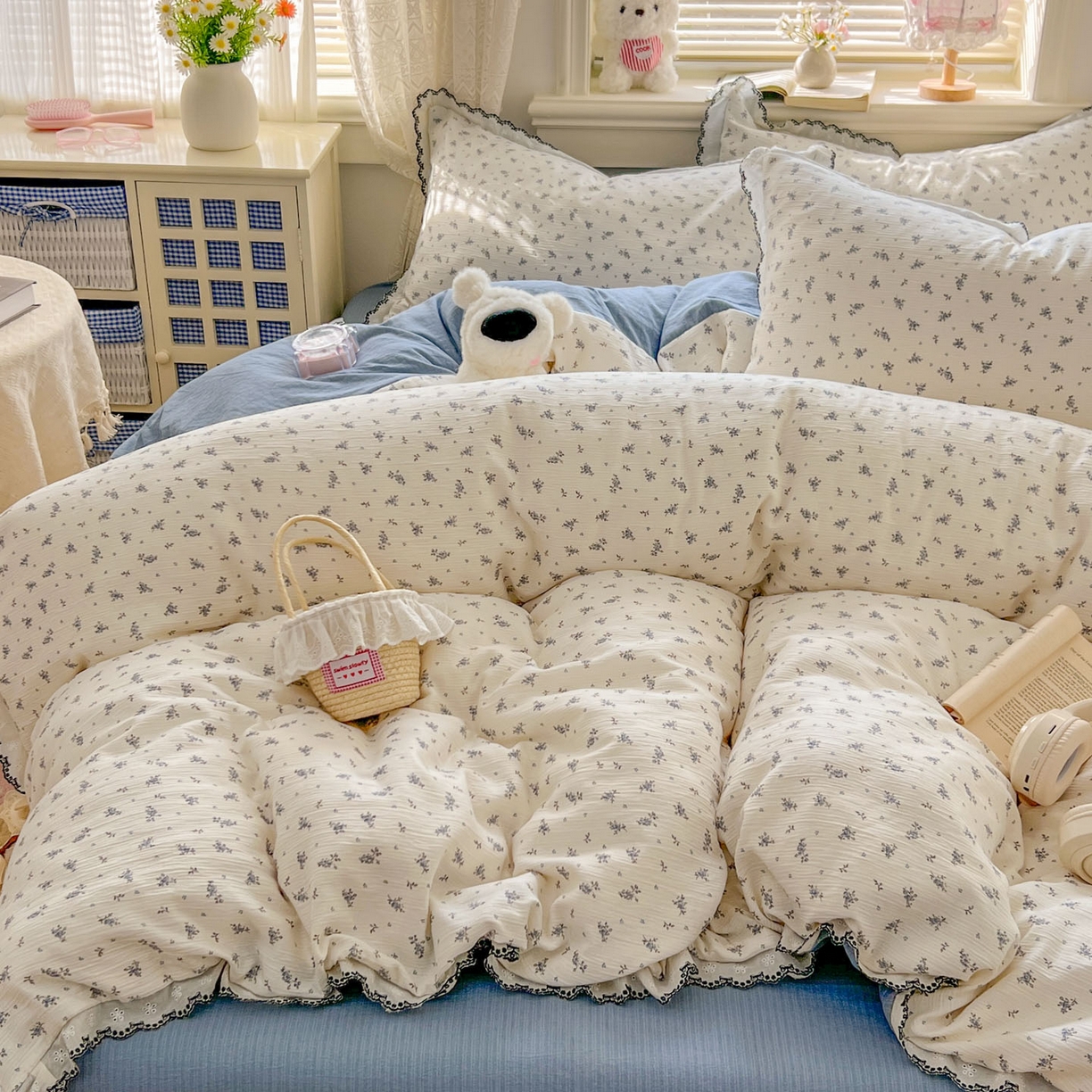 91家纺网 家纺一手货源 找家纺 晚爱家纺（原晚安家居） 2026新款蕾丝刺绣花边韩版少女公主风三层纱四件套 莫奈蓝