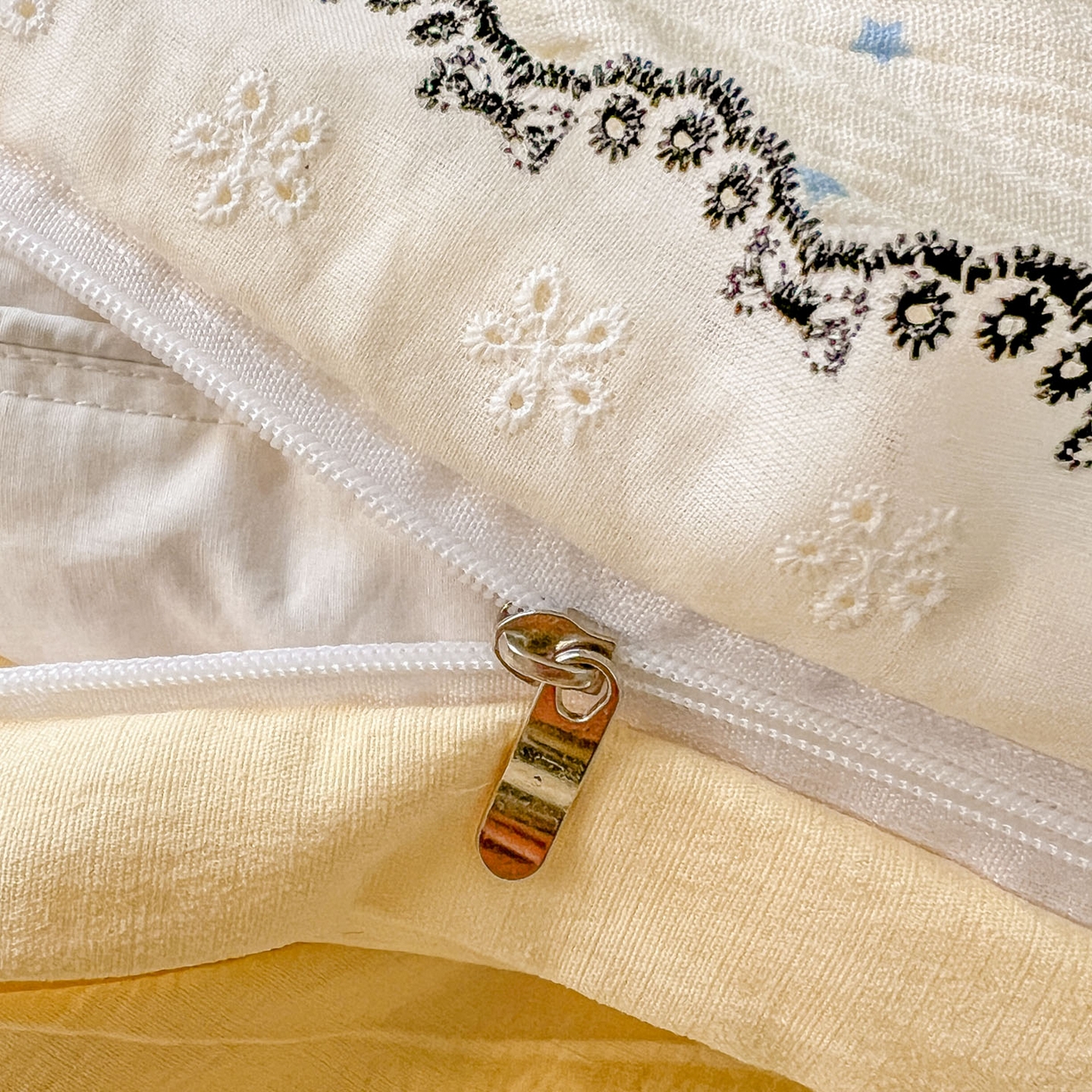 91家纺网 家纺一手货源 找家纺 晚爱家纺（原晚安家居） 2026新款蕾丝刺绣花边韩版少女公主风三层纱四件套 星月天空