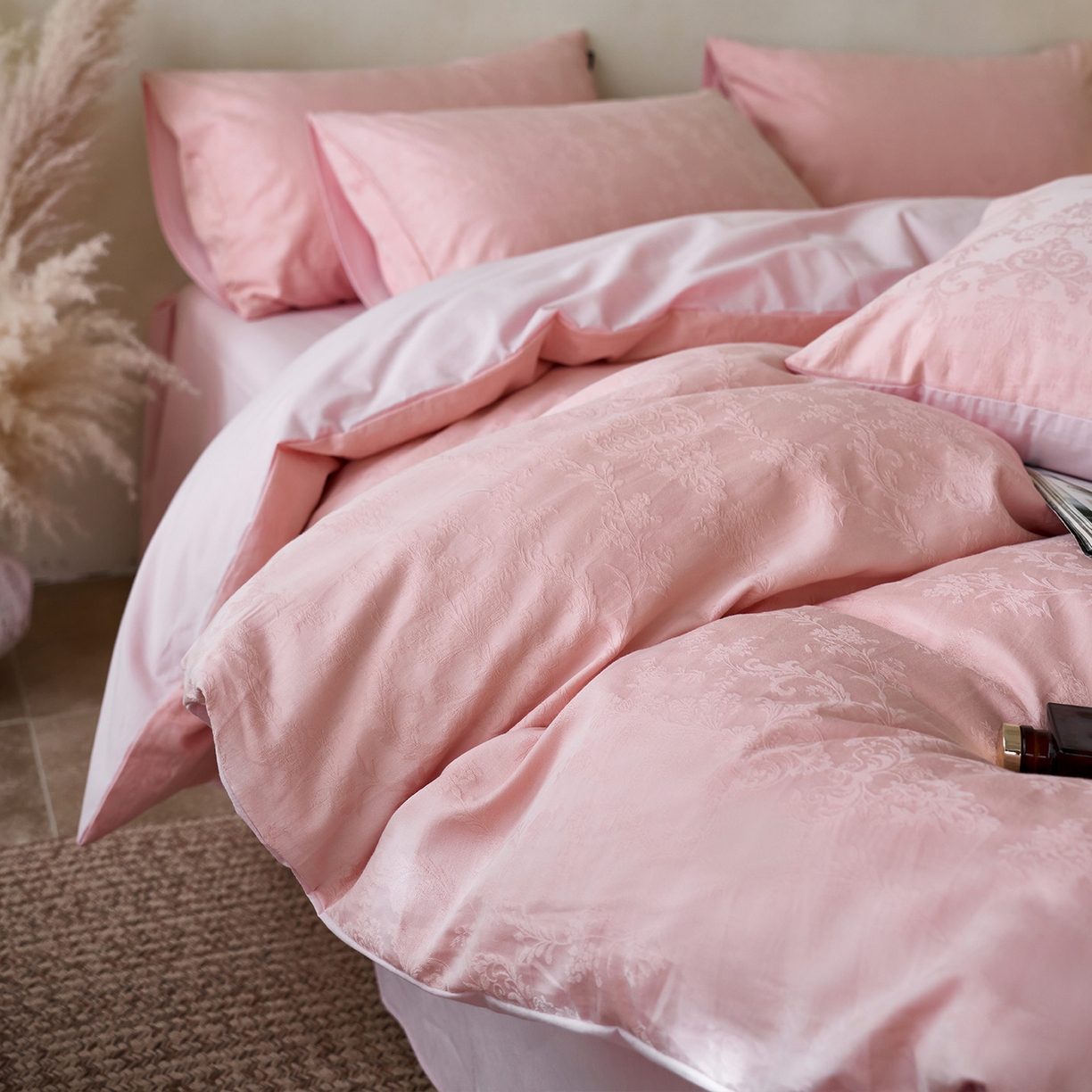 91家纺网 家纺一手货源 找家纺 小懒猪 2026新款亲肤舒适立体全棉纯棉提花四件套-系列四 花韵悠然-唯美粉