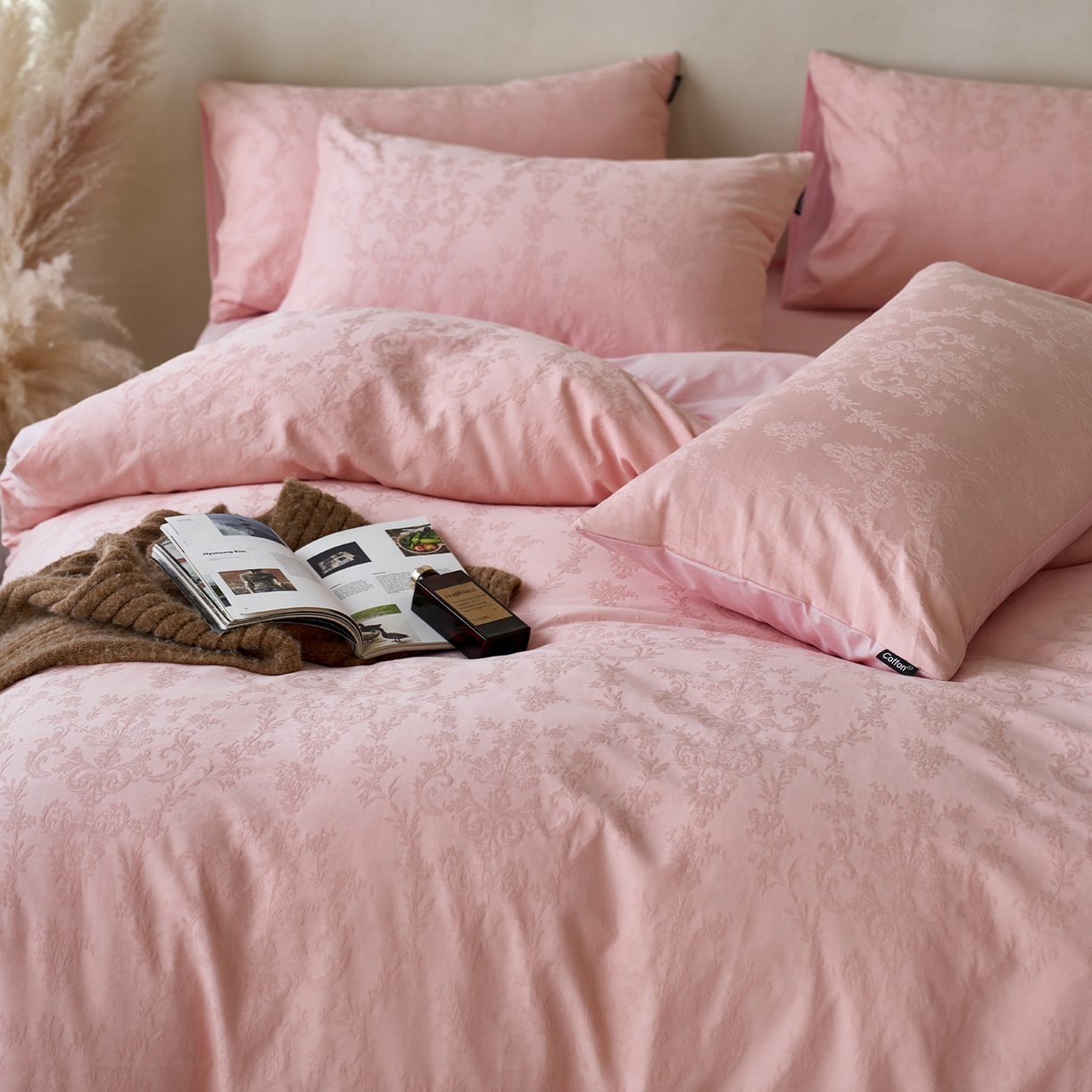 91家纺网 家纺一手货源 找家纺 小懒猪 2026新款亲肤舒适立体全棉纯棉提花四件套-系列四 花韵悠然-唯美粉