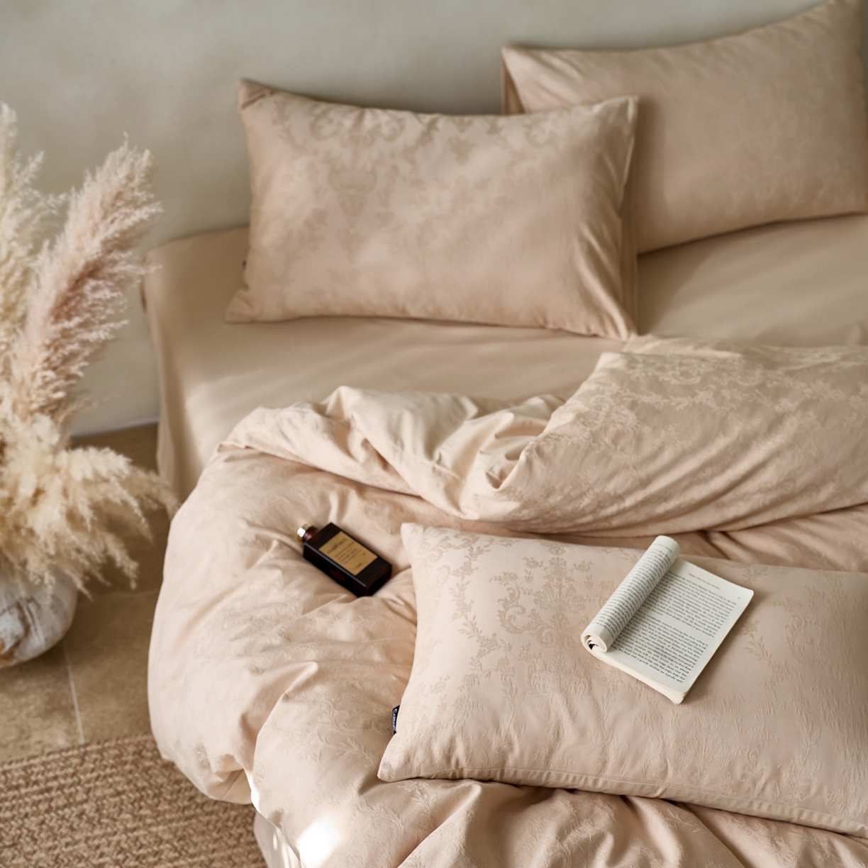 91家纺网 家纺一手货源 找家纺 小懒猪 2026新款亲肤舒适立体全棉纯棉提花四件套-系列四 花韵悠然-米杏