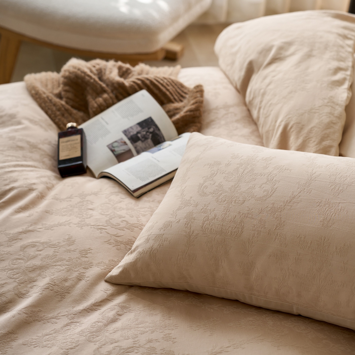 91家纺网 家纺一手货源 找家纺 小懒猪 2026新款亲肤舒适立体全棉纯棉提花四件套-系列四 花韵悠然-米杏